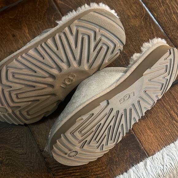 Little girls UGG slippers - Picture 3 of 4